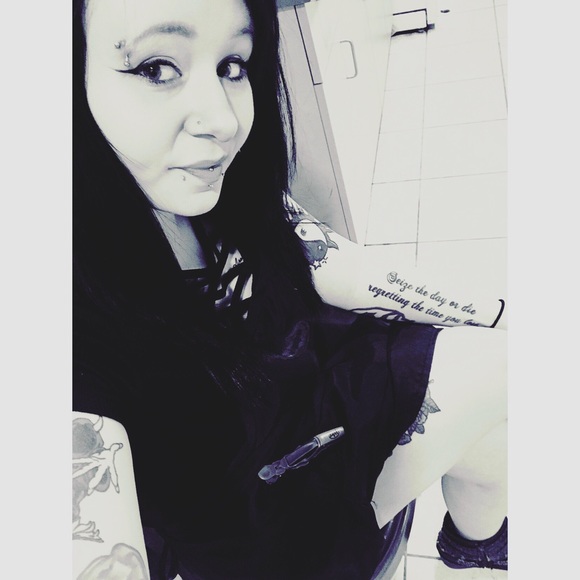 Meet your Posher, Jordan - Picture 1 of 1